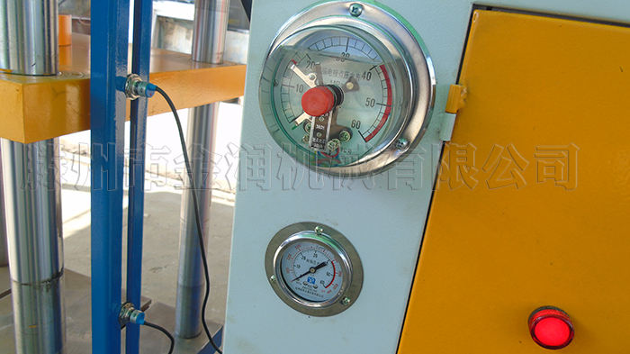 全自动四柱液压机