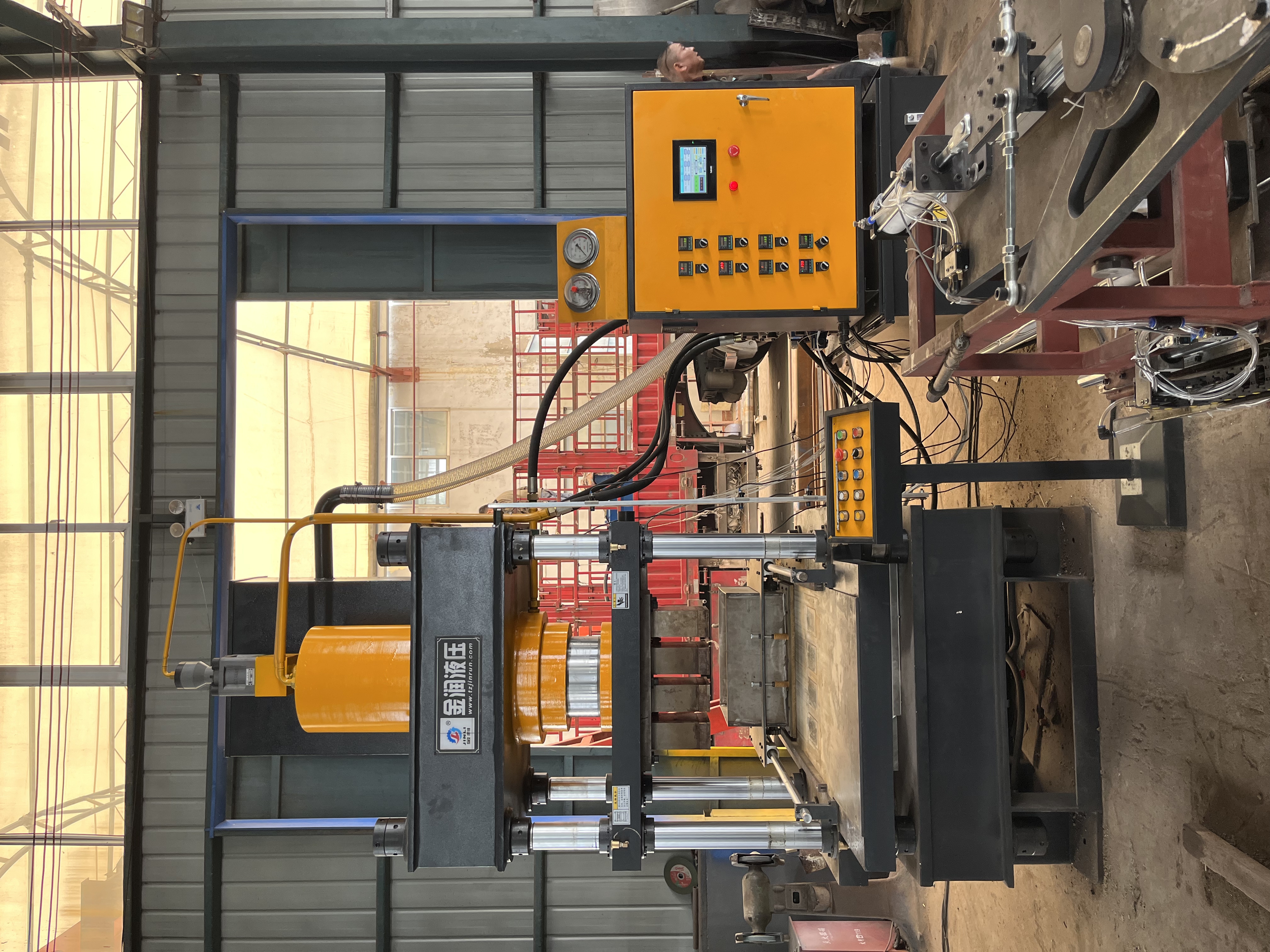 150T全自动艾砖热压成型机